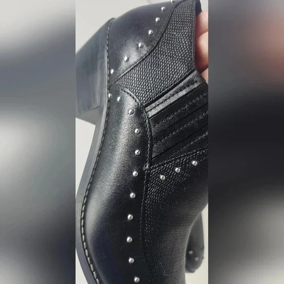 Crown Vintage Leather Studded Black Kavita Booties Size 6-NWOT - Picture 13 of 16